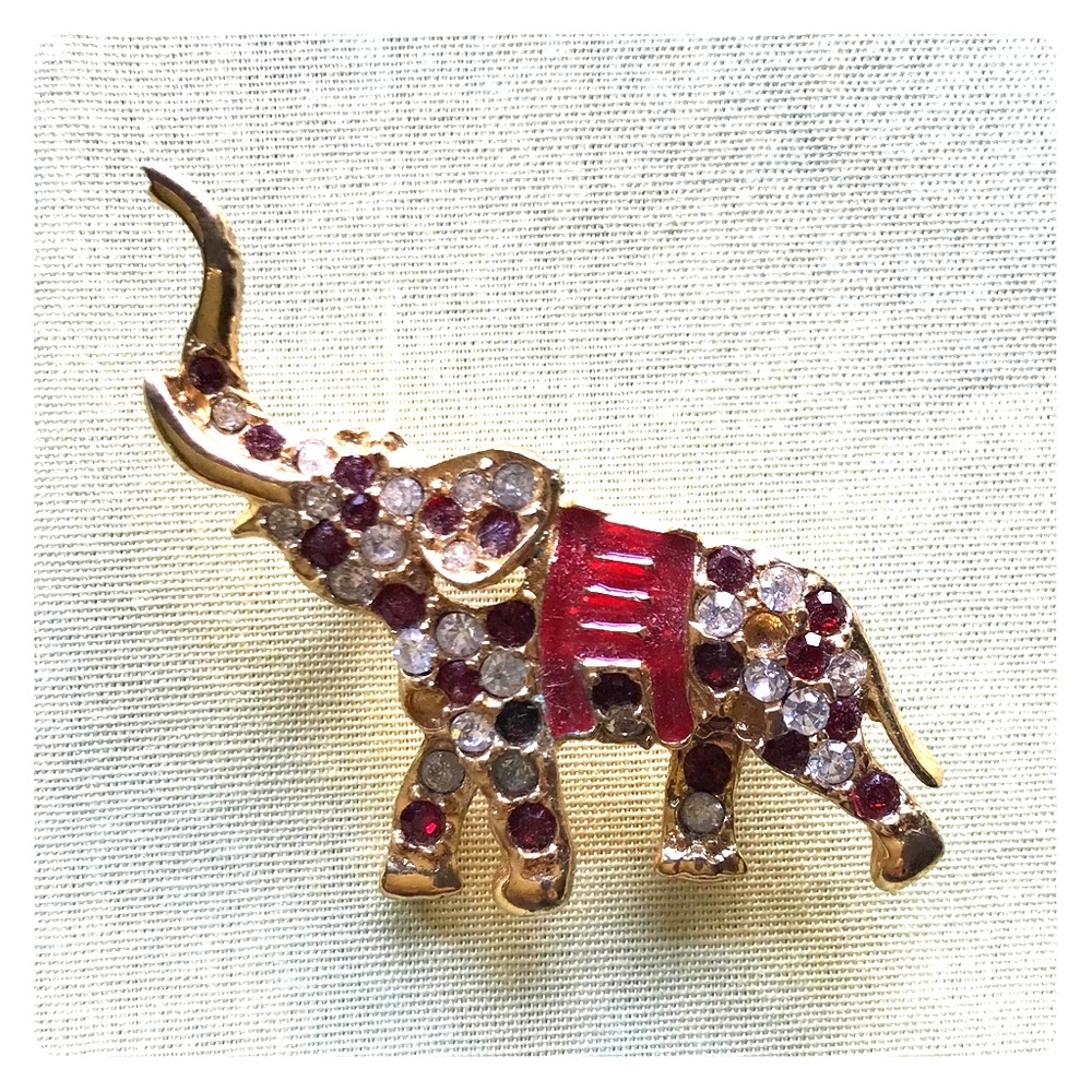 Elephant pin